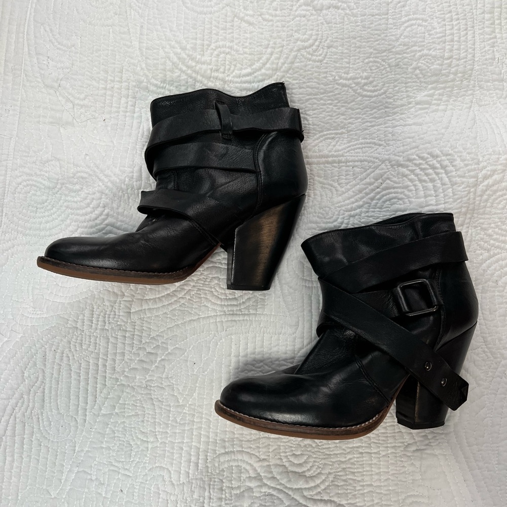 Kenneth Cole Leather Ankle Booties | Size 37.5 EU